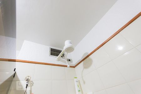 Apartamento à venda com 80m², 2 quartos e 1 vaga Apartamento à venda com 80m², 2 quartos e 1 vagaBanheiro Social