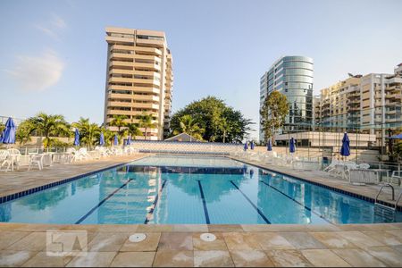 Apartamento à venda com 80m², 2 quartos e 1 vaga Apartamento à venda com 80m², 2 quartos e 1 vagaPiscina