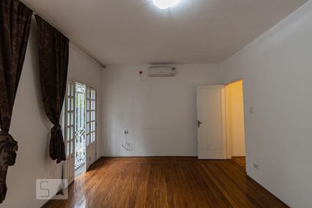 Casa à venda com 150m², 4 quartos e sem vagaSala