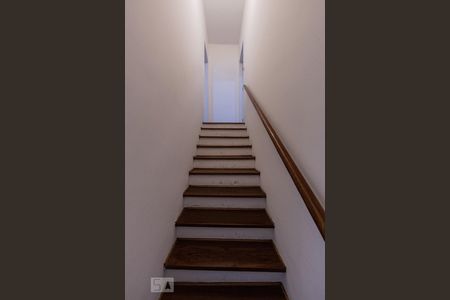 Casa à venda com 150m², 4 quartos e sem vagaEscada