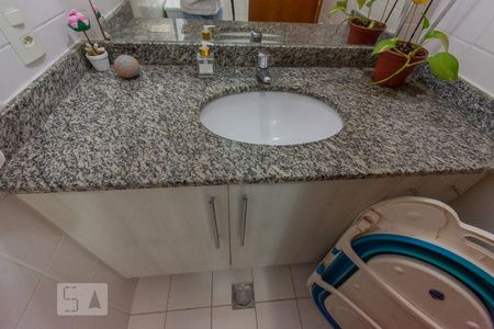 Apartamento à venda com 80m², 3 quartos e 2 vagasBanheiro da Suíte