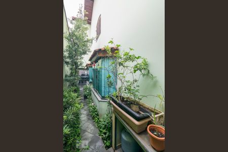 Casa à venda com 230m², 4 quartos e 2 vagasCorredor