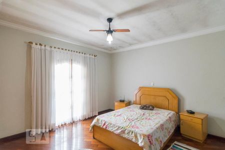 Casa à venda com 230m², 4 quartos e 2 vagasQuarto 1 Suíte