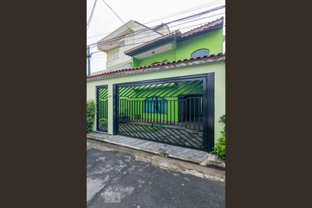 Casa à venda com 230m², 4 quartos e 2 vagasFachada