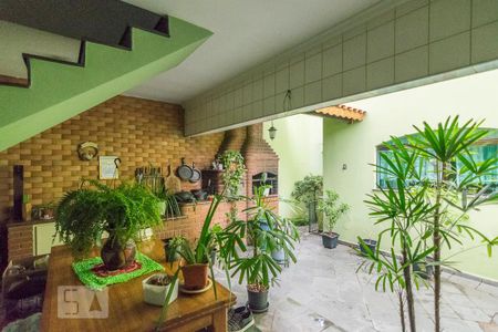 Casa à venda com 230m², 4 quartos e 2 vagasQuintal com Churrasqueira