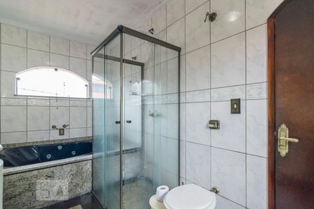 Casa à venda com 230m², 4 quartos e 2 vagasBanheiro da Suíte