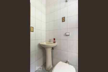 Casa à venda com 230m², 4 quartos e 2 vagasBanheiro da Suíte Edícula
