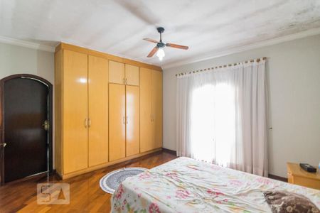 Casa à venda com 230m², 4 quartos e 2 vagasQuarto 1 Suíte