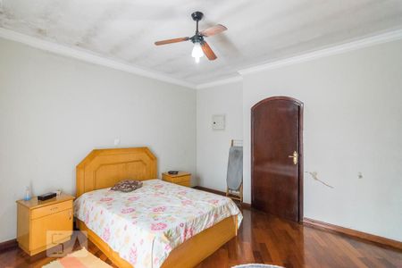 Casa à venda com 230m², 4 quartos e 2 vagasQuarto 1 Suíte