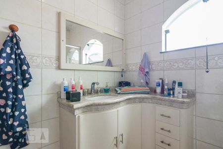 Casa à venda com 230m², 4 quartos e 2 vagasBanheiro