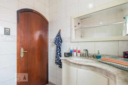 Casa à venda com 230m², 4 quartos e 2 vagasBanheiro