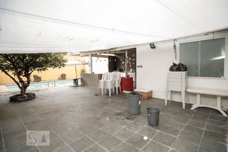 Casa à venda com 240m², 4 quartos e 5 vagasQuintal Fundos