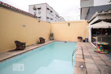 Casa à venda com 240m², 4 quartos e 5 vagasPiscina