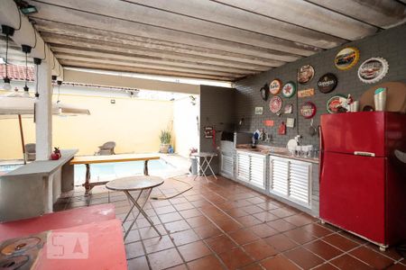 Casa à venda com 240m², 4 quartos e 5 vagasChurrasqueira