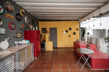 Casa à venda com 240m², 4 quartos e 5 vagasChurrasqueira