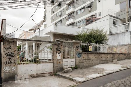 Casa à venda com 240m², 4 quartos e 5 vagasFachada