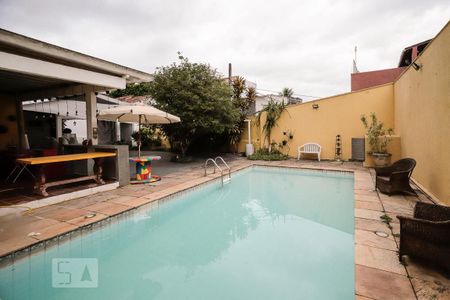 Casa à venda com 240m², 4 quartos e 5 vagasPiscina