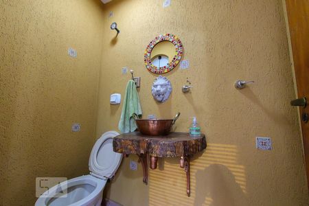 Casa à venda com 260m², 4 quartos e 3 vagasBanheiro de Serviço