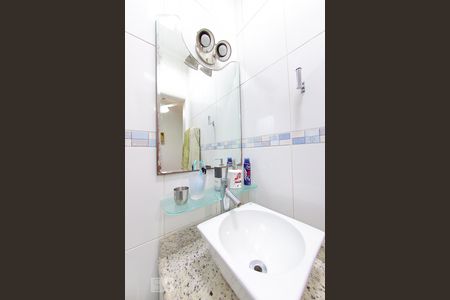 Casa à venda com 260m², 4 quartos e 3 vagasBanheiro da Suite 1