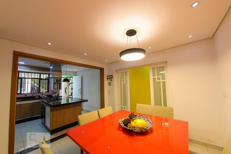 Casa à venda com 260m², 4 quartos e 3 vagasCopa