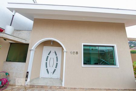 Casa à venda com 260m², 4 quartos e 3 vagasFachada