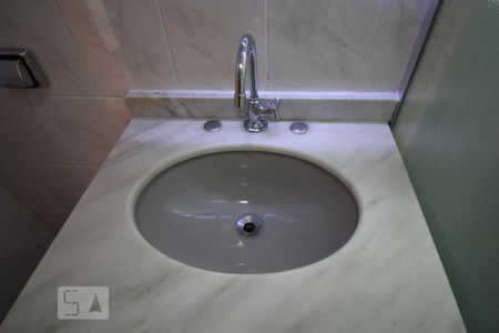 Apartamento à venda com 65m², 2 quartos e 1 vagaBanheiro - Torneira