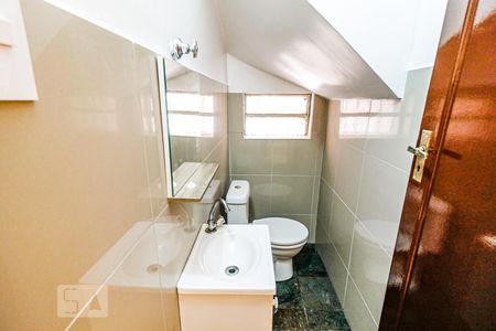 Lavabo de casa para alugar com 3 quartos, 110m² em Jardim Aeroporto, São Paulo