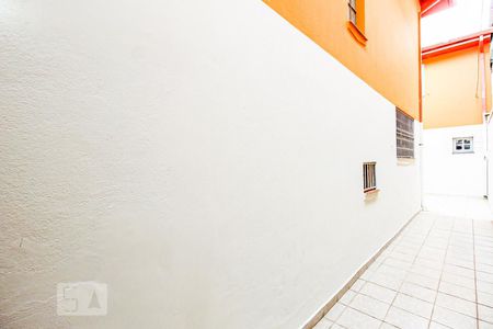 Casa para alugar com 110m², 3 quartos e 2 vagas Casa para alugar com 110m², 3 quartos e 2 vagasCorredor lateral