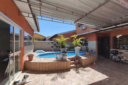 Casa à venda com 180m², 3 quartos e 2 vagasPátio 