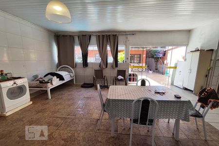 Casa à venda com 180m², 3 quartos e 2 vagasEspaço Gourmet