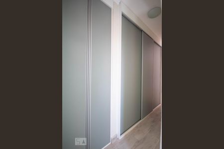 Apartamento para alugar com 45m², 2 quartos e 1 vagaArmários do Corredor