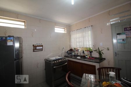 Casa à venda com 300m², 2 quartos e 2 vagasCozinha