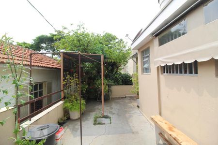 Casa à venda com 300m², 2 quartos e 2 vagasQuintal