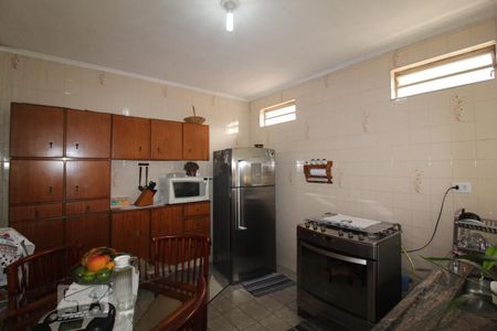 Casa à venda com 300m², 2 quartos e 2 vagasCozinha