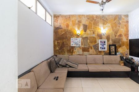 Sala de TV de casa à venda com 5 quartos, 210m² em Cidade Ademar, São Paulo