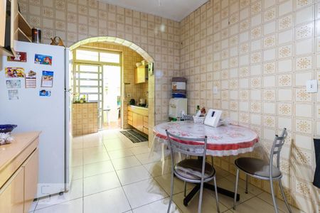 Casa à venda com 210m², 5 quartos e 3 vagasCozinha