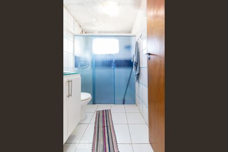 Casa à venda com 210m², 5 quartos e 3 vagasCasa 2 - Banheiro 1