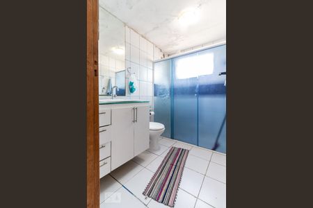 Casa à venda com 210m², 5 quartos e 3 vagasCasa 2 - Banheiro 1