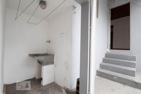 Casa à venda com 50m², 3 quartos e sem vagaÁrea de Serviço