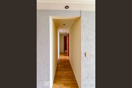 Corredor de apartamento para alugar com 2 quartos, 69m² em Vila Galvão, Guarulhos