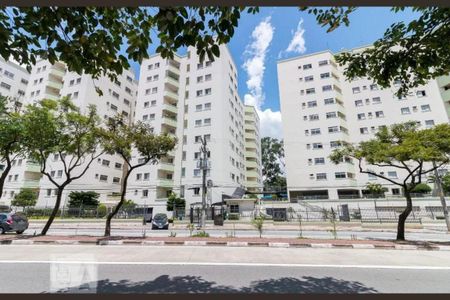 Apartamento para alugar com 69m², 2 quartos e 1 vaga Apartamento para alugar com 69m², 2 quartos e 1 vagaFachada