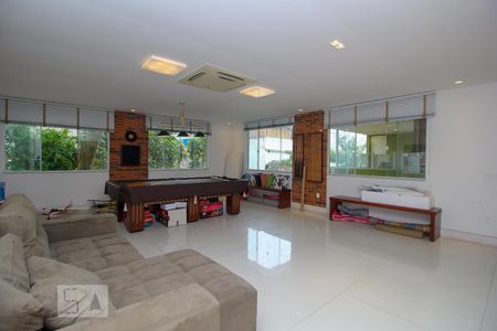 Casa à venda com 590m², 6 quartos e 6 vagasSala de Jogos