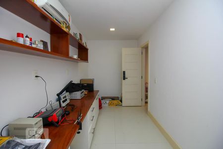 Casa à venda com 590m², 6 quartos e 6 vagasQuarto de Serviço 2