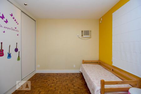 Casa à venda com 590m², 6 quartos e 6 vagas Quarto 1