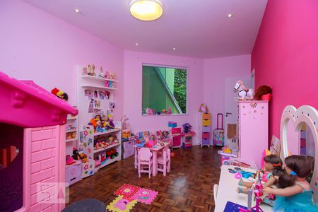 Casa à venda com 590m², 6 quartos e 6 vagasQuarto 4