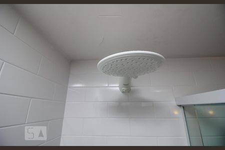 Casa à venda com 590m², 6 quartos e 6 vagasChuveiro