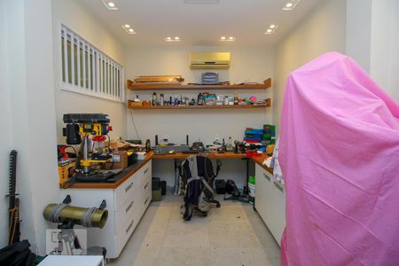 Casa à venda com 590m², 6 quartos e 6 vagasQuarto de Serviço 1