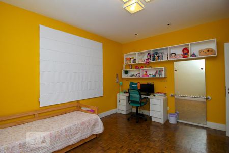 Casa à venda com 590m², 6 quartos e 6 vagas Quarto 1