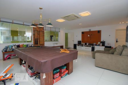 Casa à venda com 590m², 6 quartos e 6 vagasSala de Jogos