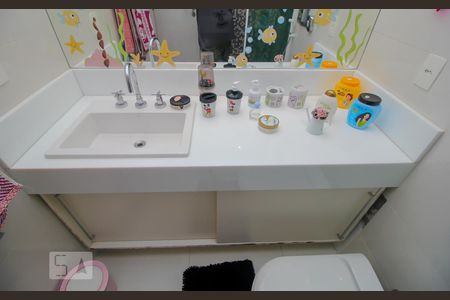 Casa à venda com 590m², 6 quartos e 6 vagasBanheiro da Suíte 2